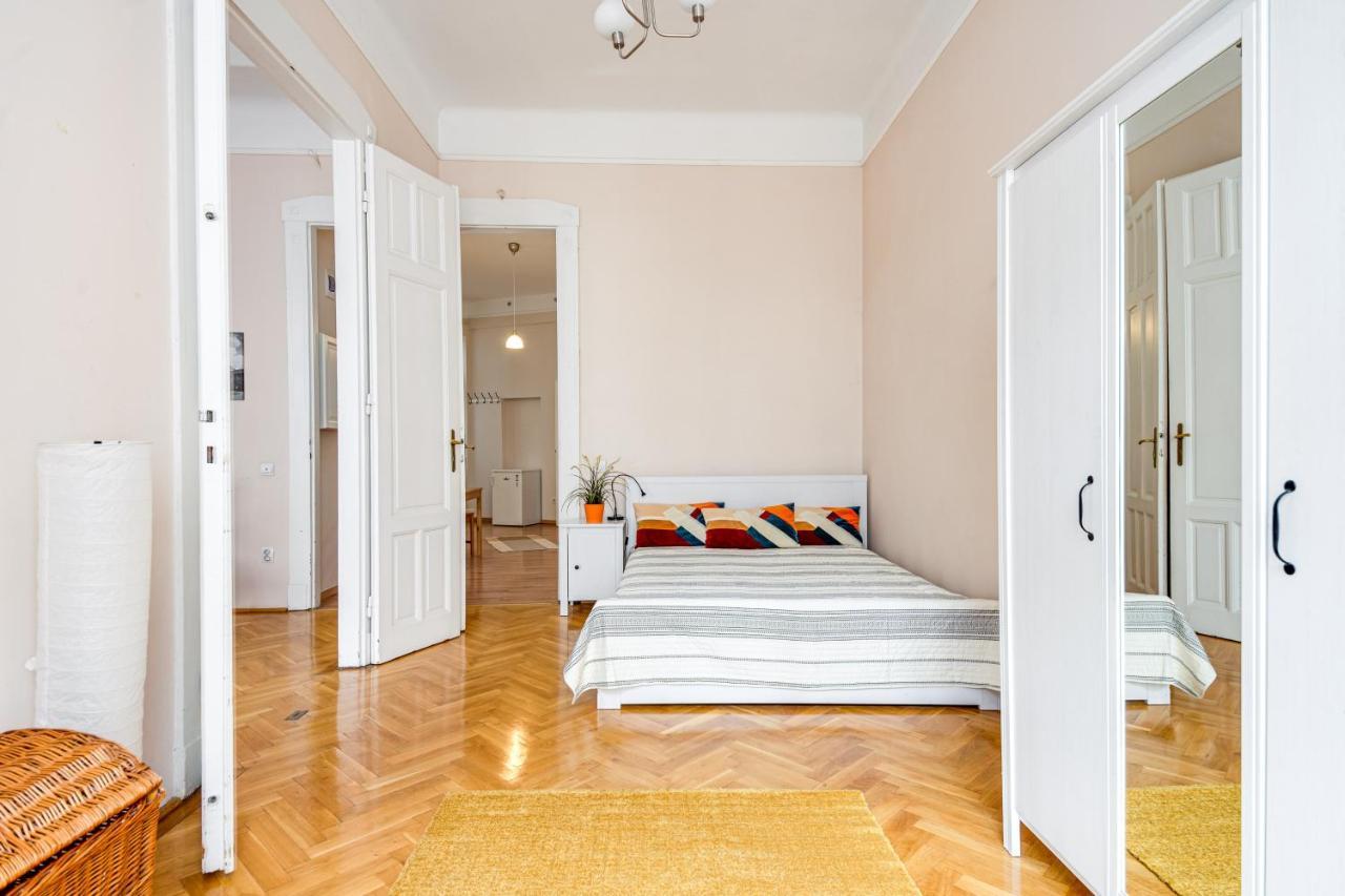 Vintage Apartment In The Jewish Quarter بودابست المظهر الخارجي الصورة